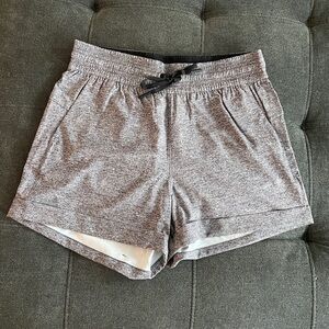 Lululemon Spring Break Away 3” Short - Size 6, NWOT